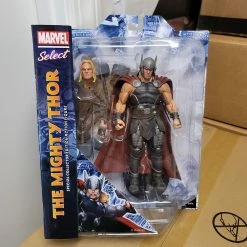 Diamond Select Marvel Select Thor Action Figure