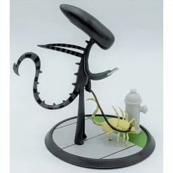 Collectibles Lootcrate Exclusive Alien “Out For A Walk” Diaorama