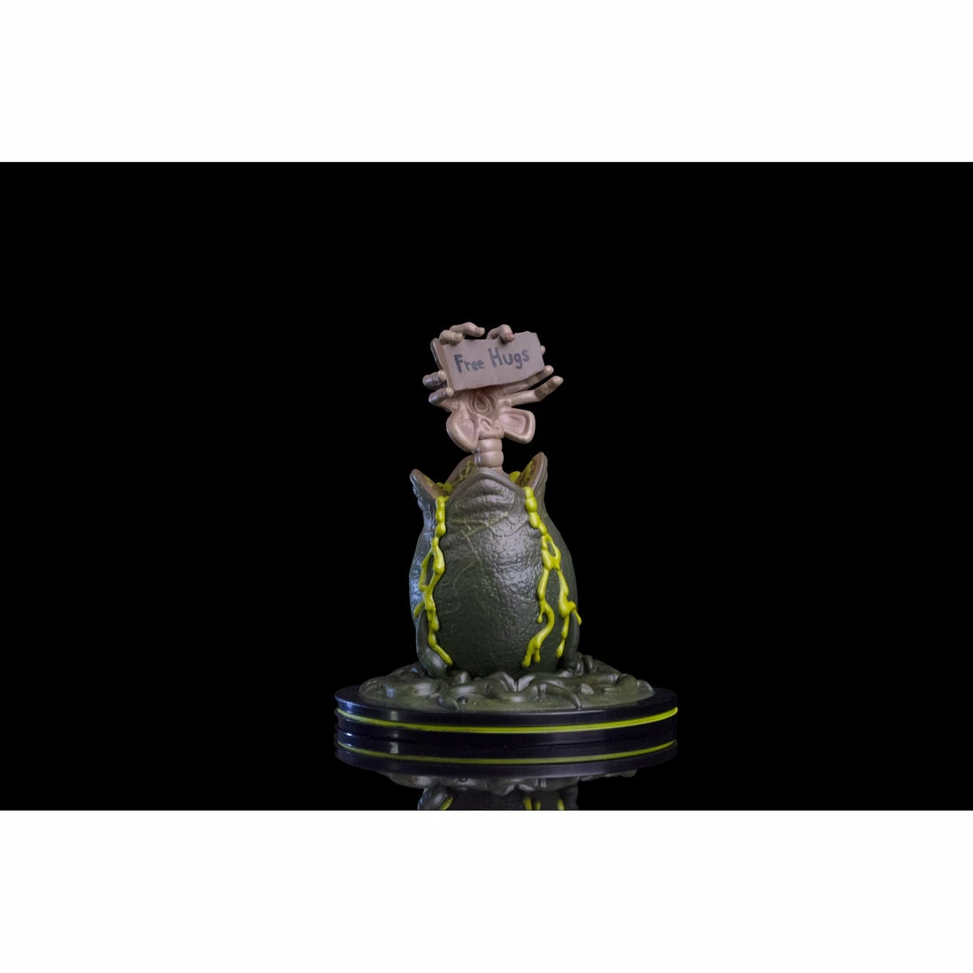 Quantum Mechanix QMX Alien Facehigger Q-Fig Glow In TheDark SDCC Exclusive Collectibles