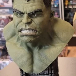 Collectibles Hulk 1:2 Scale Legends In 3-D Diamond Select Bust