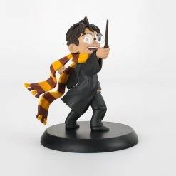 Quantum Mechanix Collectibles QMX Harry's First Spell Q-Fig Action Figure