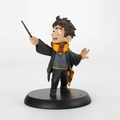 Quantum Mechanix Collectibles QMX Harry's First Spell Q-Fig Action Figure