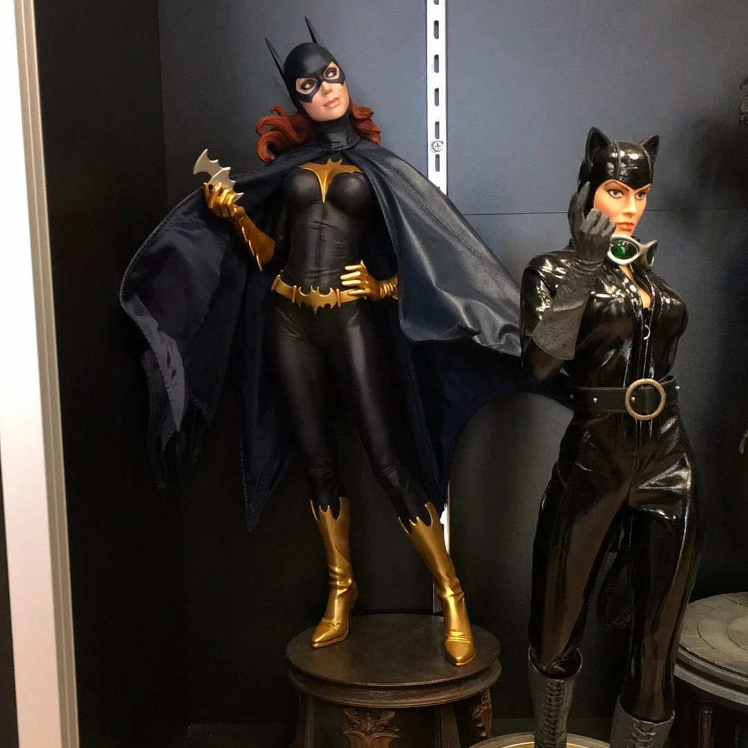 Batgirl Premium Format™ Figure By Sideshow Collectibles EXCLUSIVE