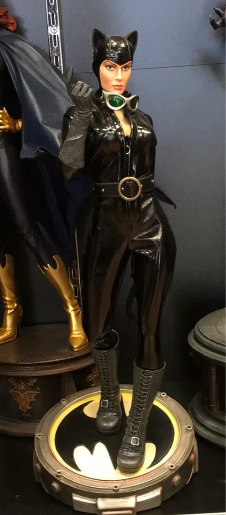 Sideshow Collectibles DC Direct Catwoman 1/4 Scale Statue