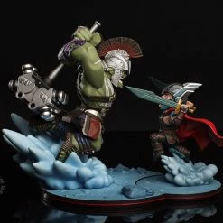 Quantum Mechanix Collectibles QMx Marvel Comics Thor Ragnarok Thor Norse Gladiator Gladiator Hulk Q-Fig Max Diorama Set
