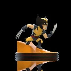 Collectibles Quantum Mechanix Marvel's 80th: Wolverine Q-Fig Diorama Figure